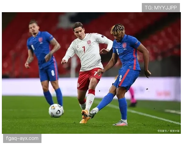 里昂锋线爆发助球队连胜，火热状态引发关注