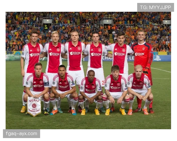 阿贾克斯强势回暖，重返荷甲争冠行列引关注