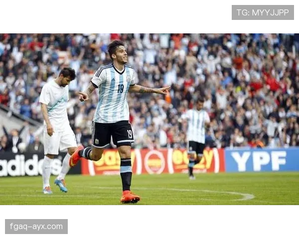 阿尔瓦雷斯与劳塔罗:阿根廷锋线竞争与战术角色解析 阿尔瓦雷斯与劳塔罗:阿根廷锋线竞争与战术角色解析