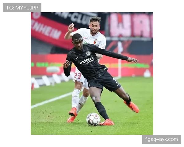 拜仁慕尼黑防守体系隐患显现：从高压到失位的稳定性承压